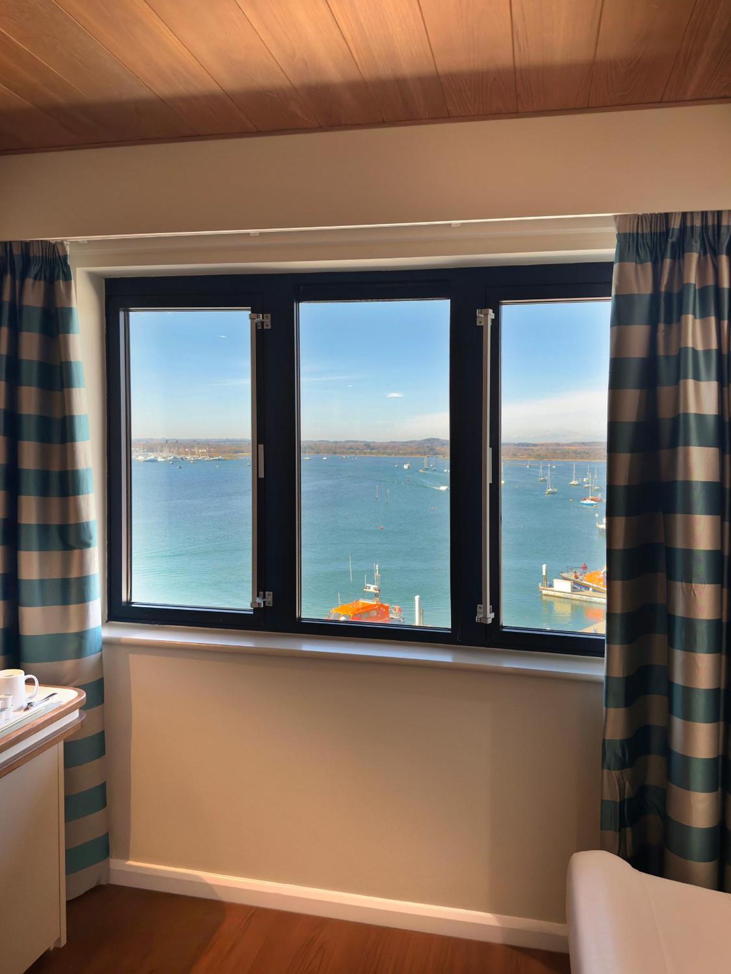 ホテル Rnli カレッジ プール エクステリア 写真