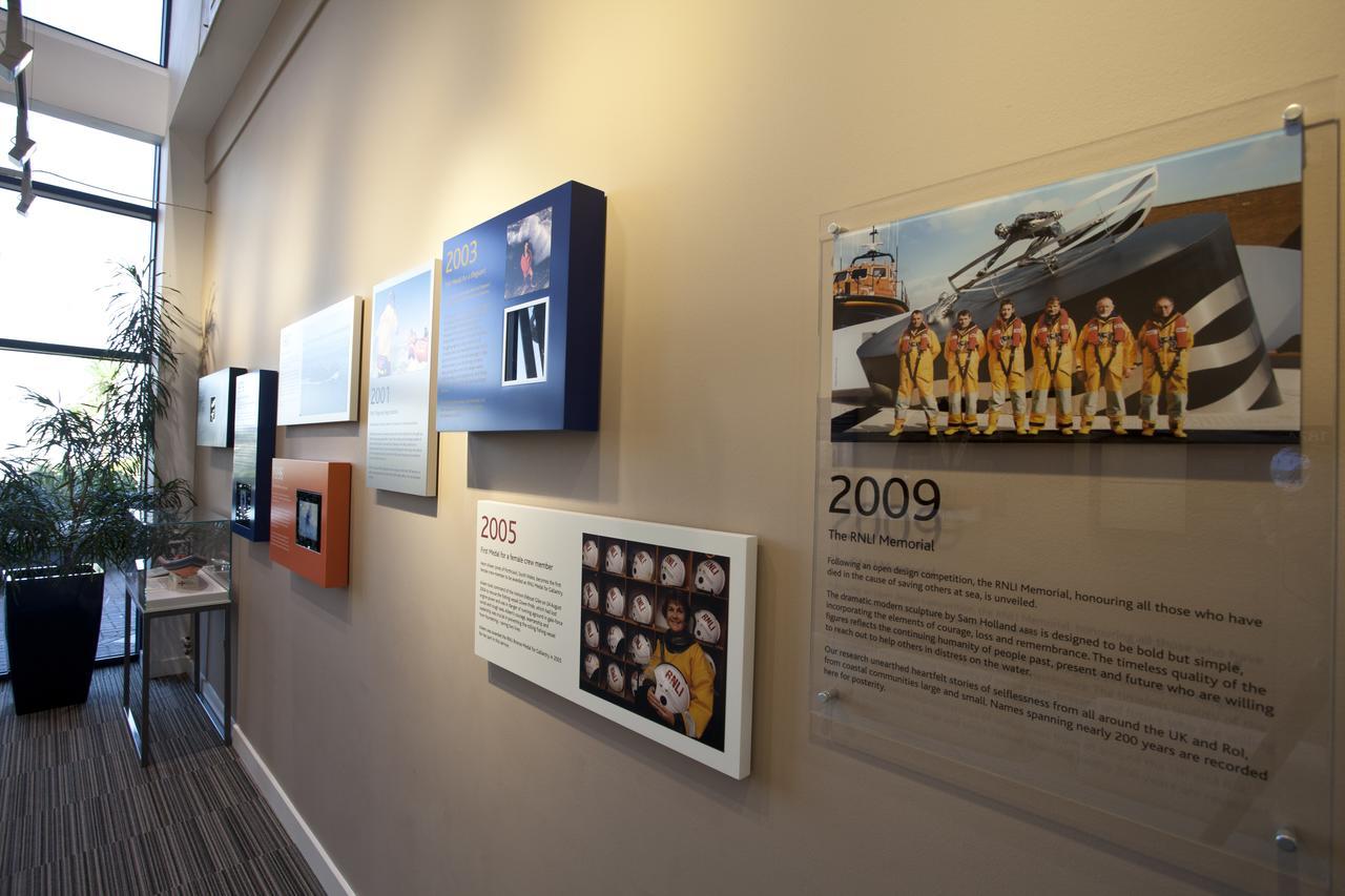 ホテル Rnli カレッジ プール エクステリア 写真